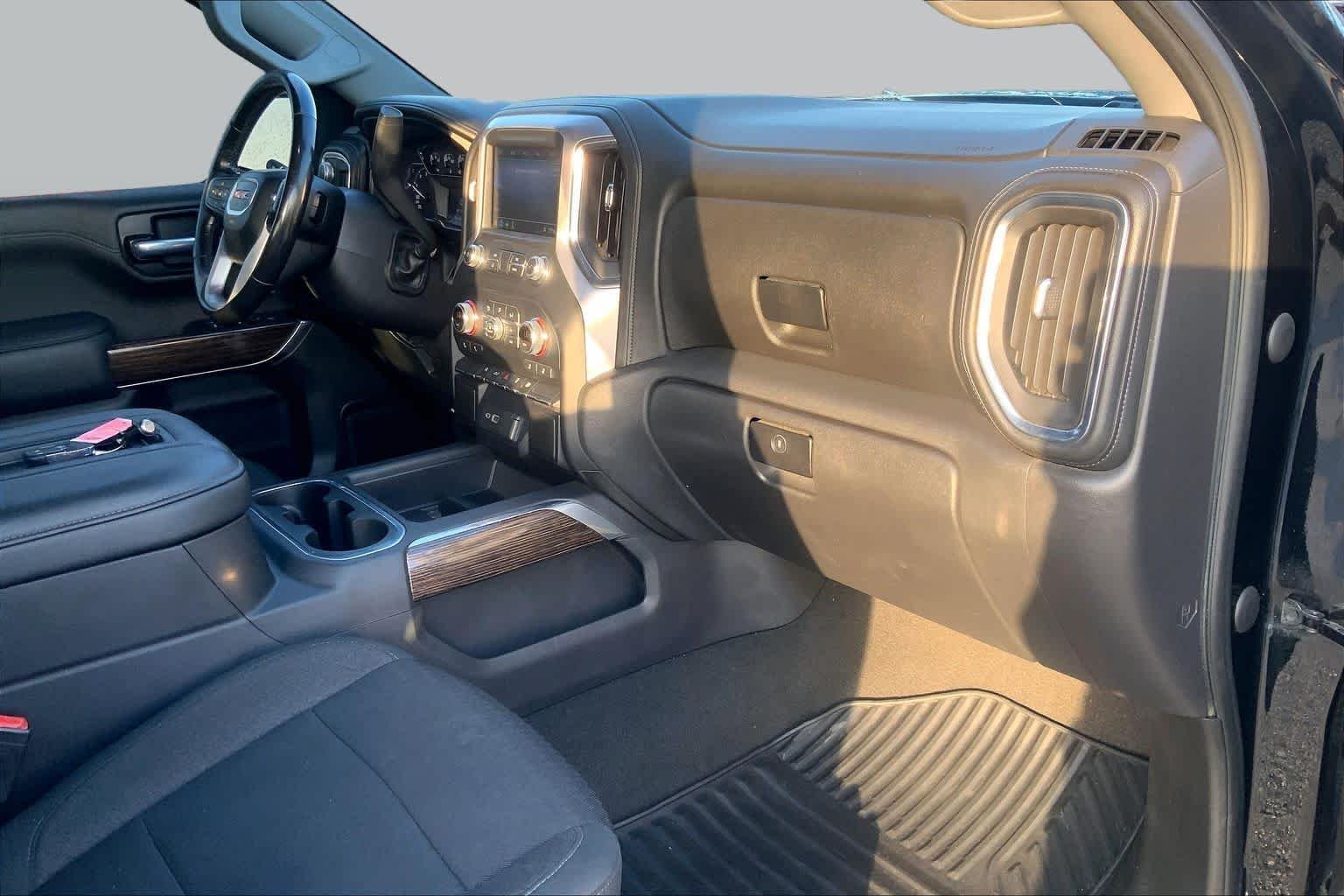 Used 2021 Onyx Black GMC Elevation image 17