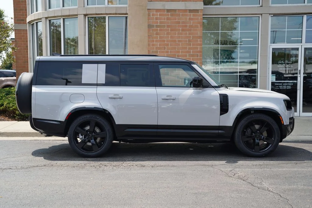 New 2026 Borasco Grey Land Rover X-Dynamic SE image 7