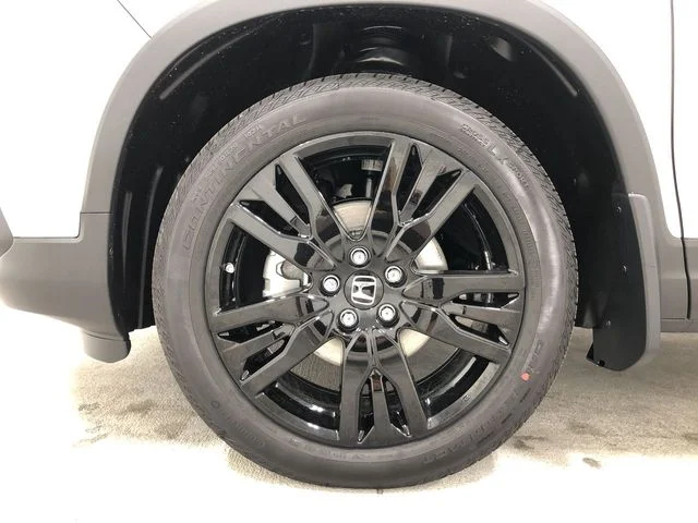 Certified Used 2019 Lunar Silver Metallic Honda Sport image 9