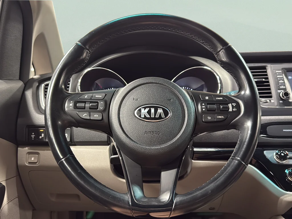 Used 2019 Snow White Pearl Kia EX image 27