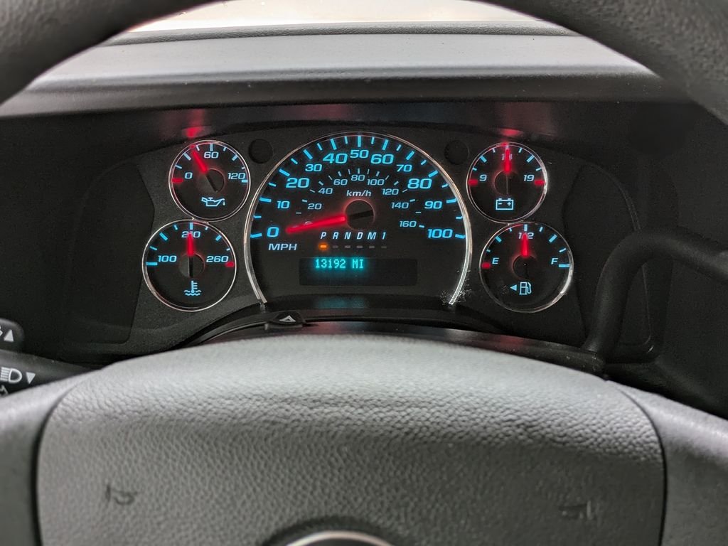 Used 2025 White Chevrolet Work Van image 18