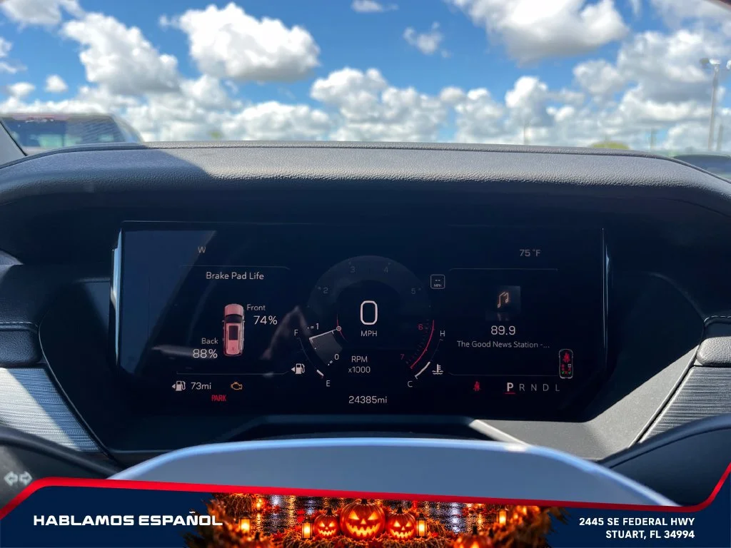 Used 2026 Sterling Metallic GMC Elevation image 28