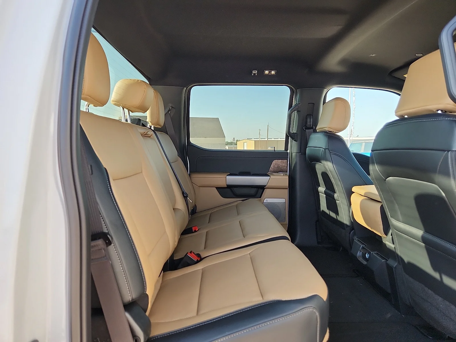 New 2026 Oxford White Ford Lariat image 19