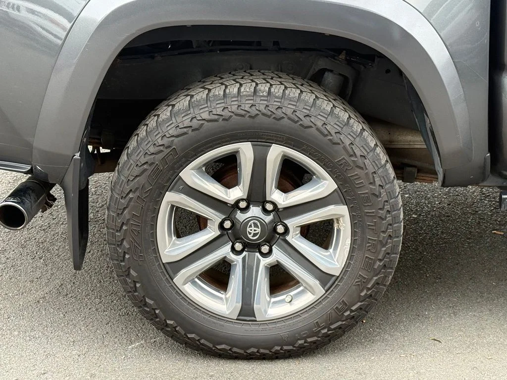 Used 2018 Magnetic Gray Metallic Toyota Limited image 7