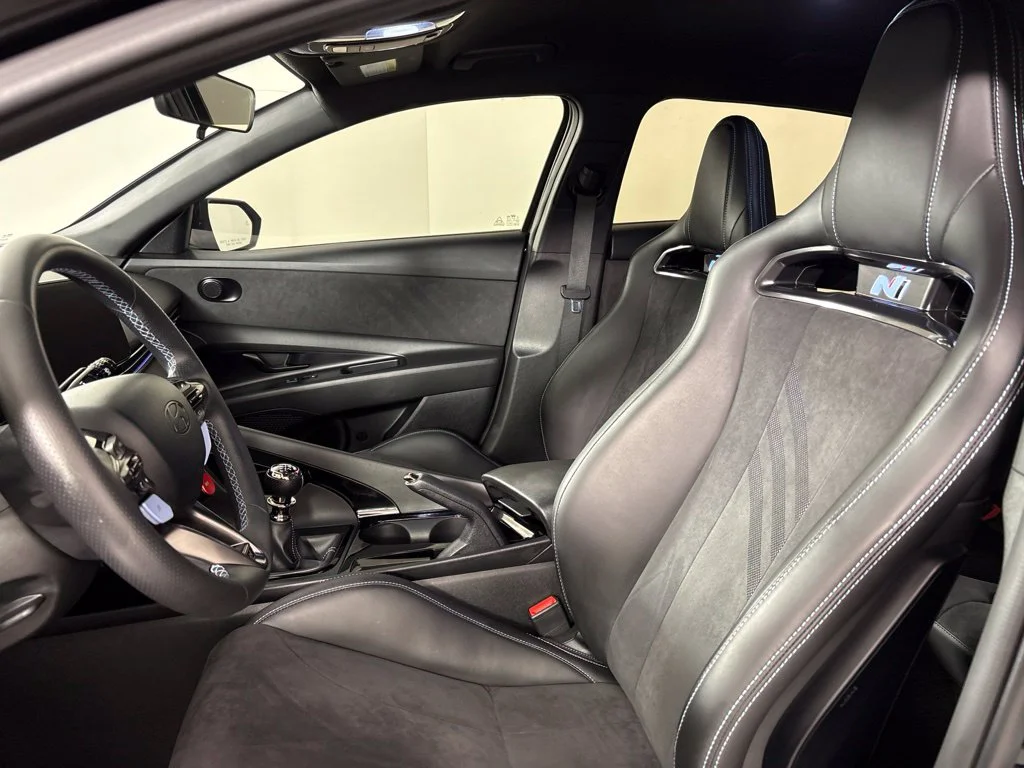 Used 2025 Black Hyundai Base image 29