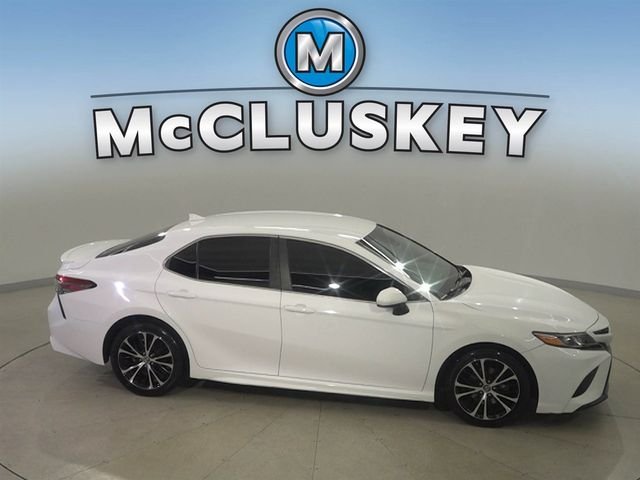 Used 2019 White Toyota SE image 12
