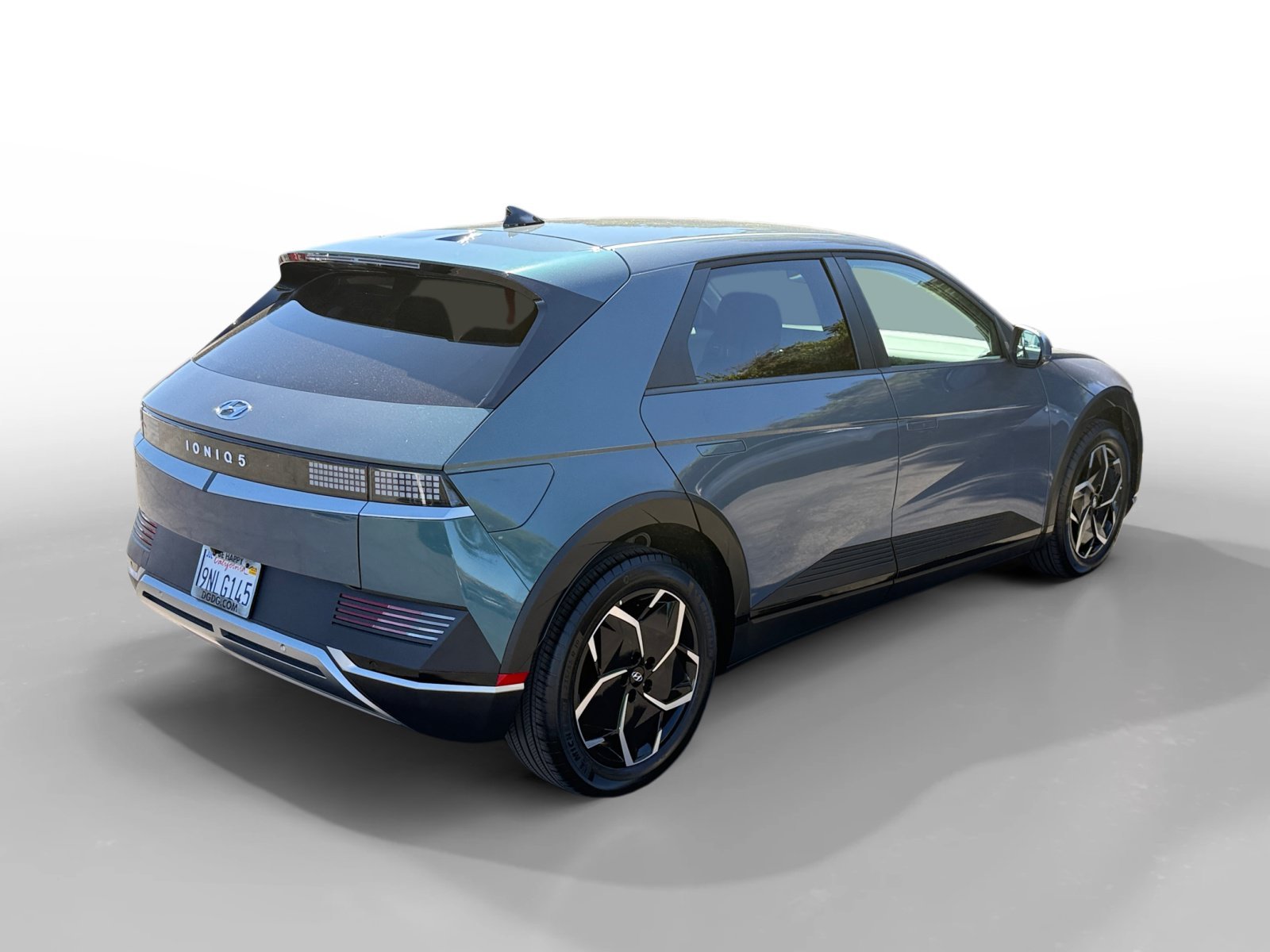 Certified Used 2024 Teal Hyundai SE image 5