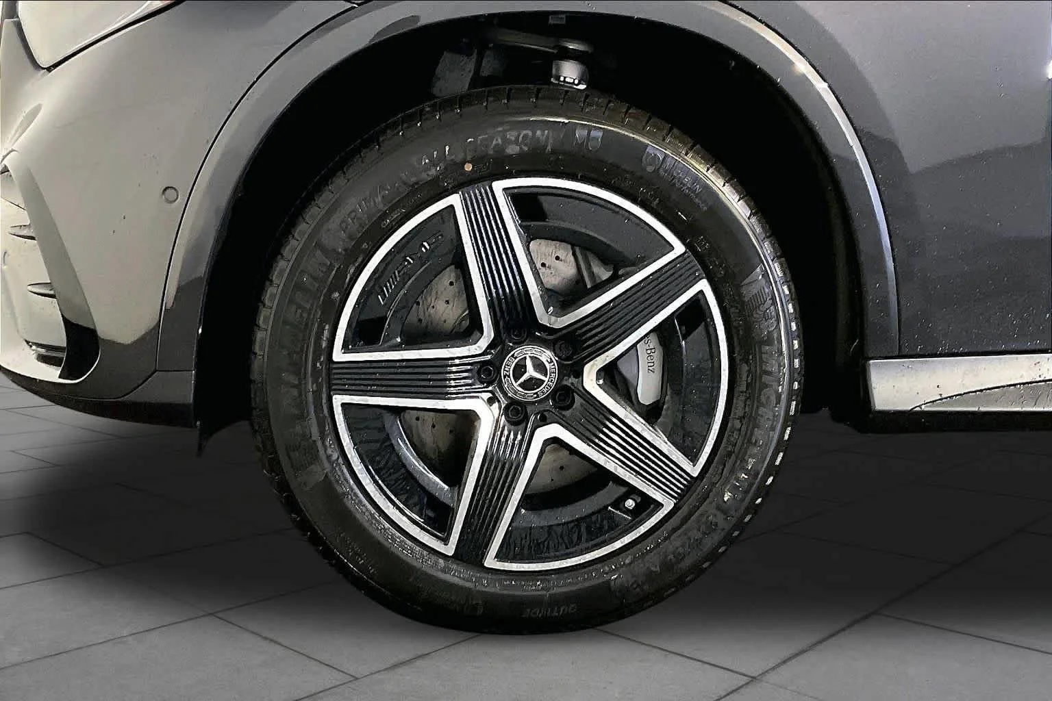 New 2027 Graphite Grey Metallic Mercedes-Benz GLC 300 image 17
