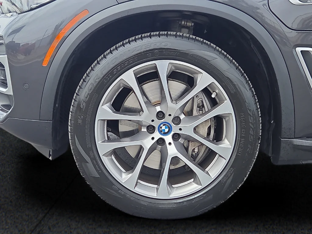 Used 2022 Gray BMW xDrive45e image 8