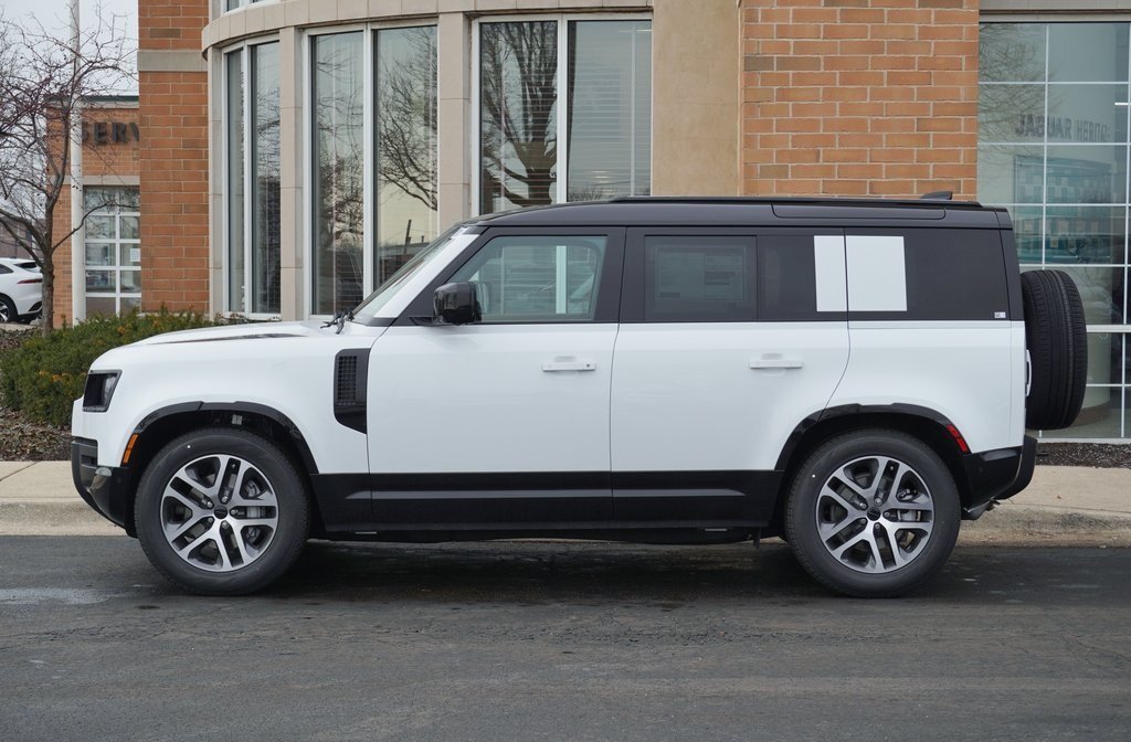 2026 LAND ROVER DEFENDER - Image 1
