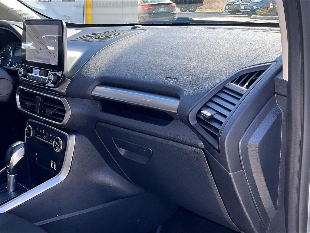 Used 2022 Silver Ford SE image 17