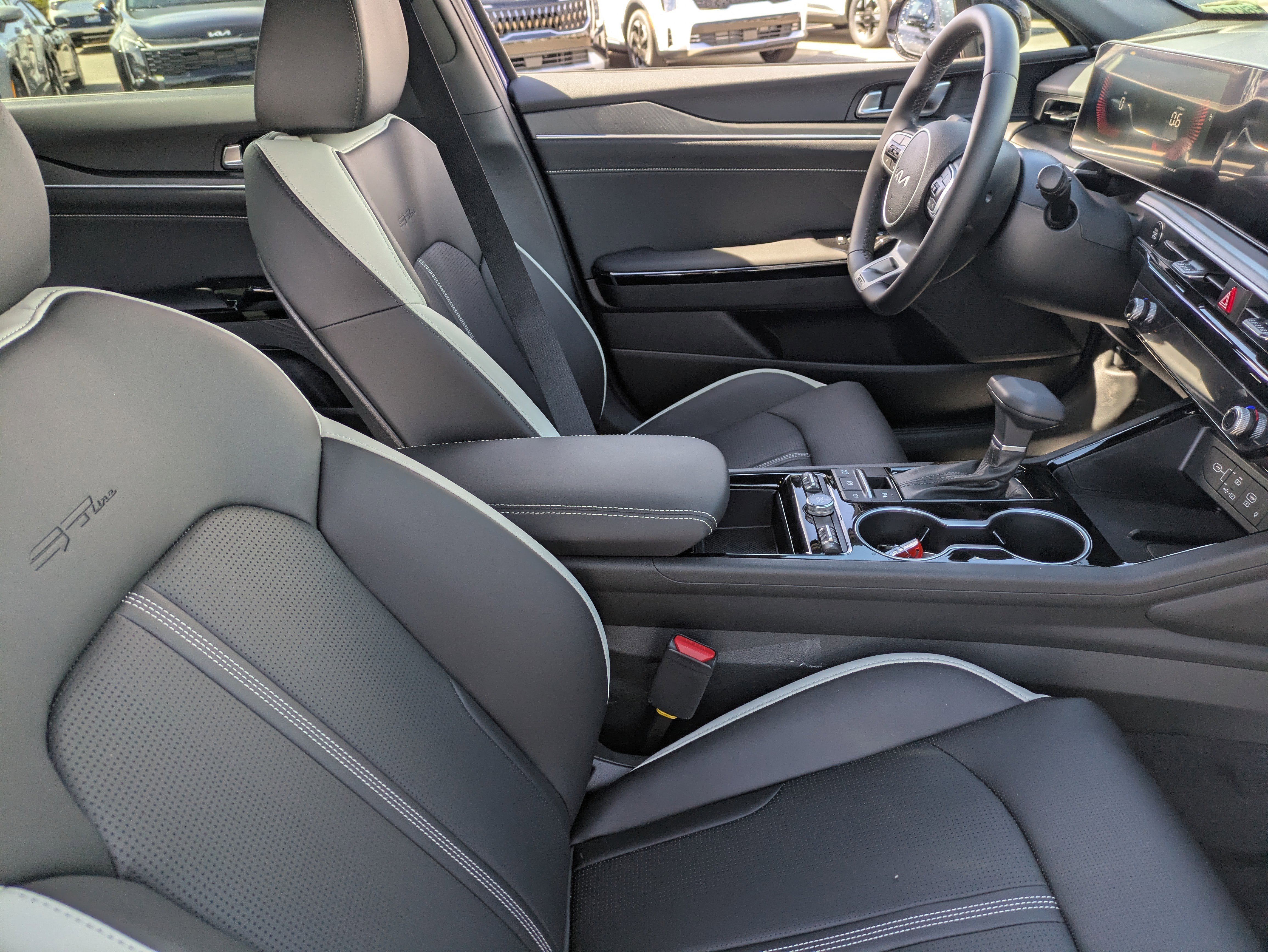 2026 Kia K5 GT-Line - Photo 11