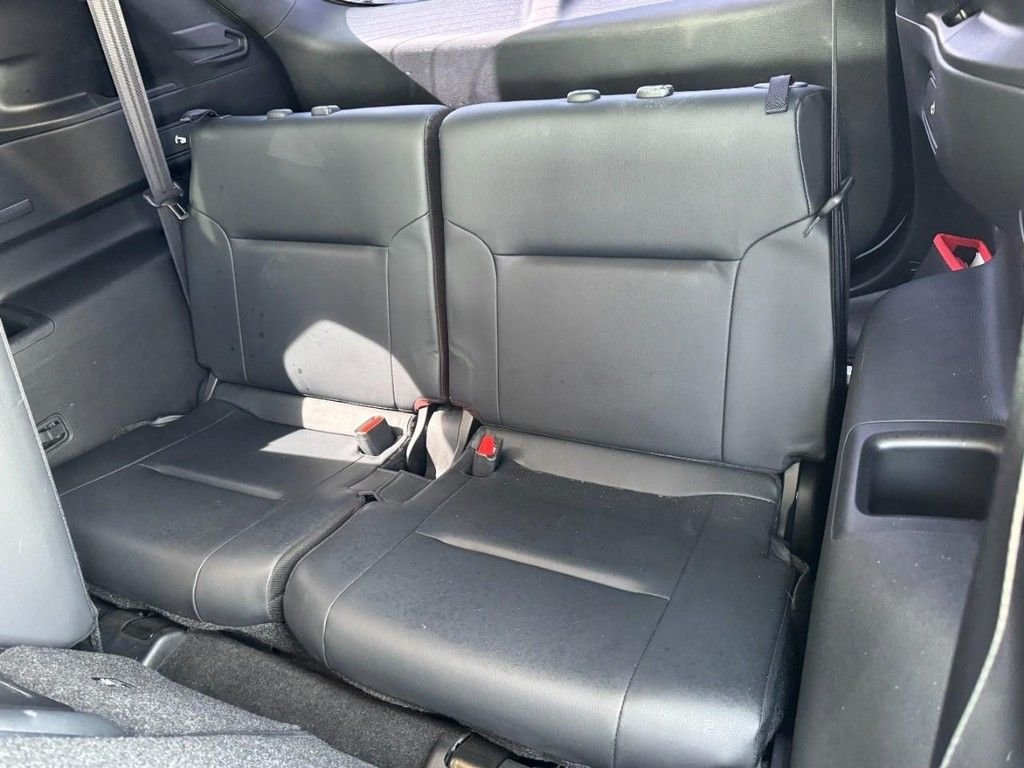 Used 2022  Mitsubishi SEL image 11