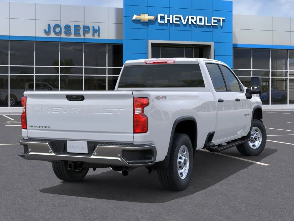 New 2026 Summit White Chevrolet WT image 4