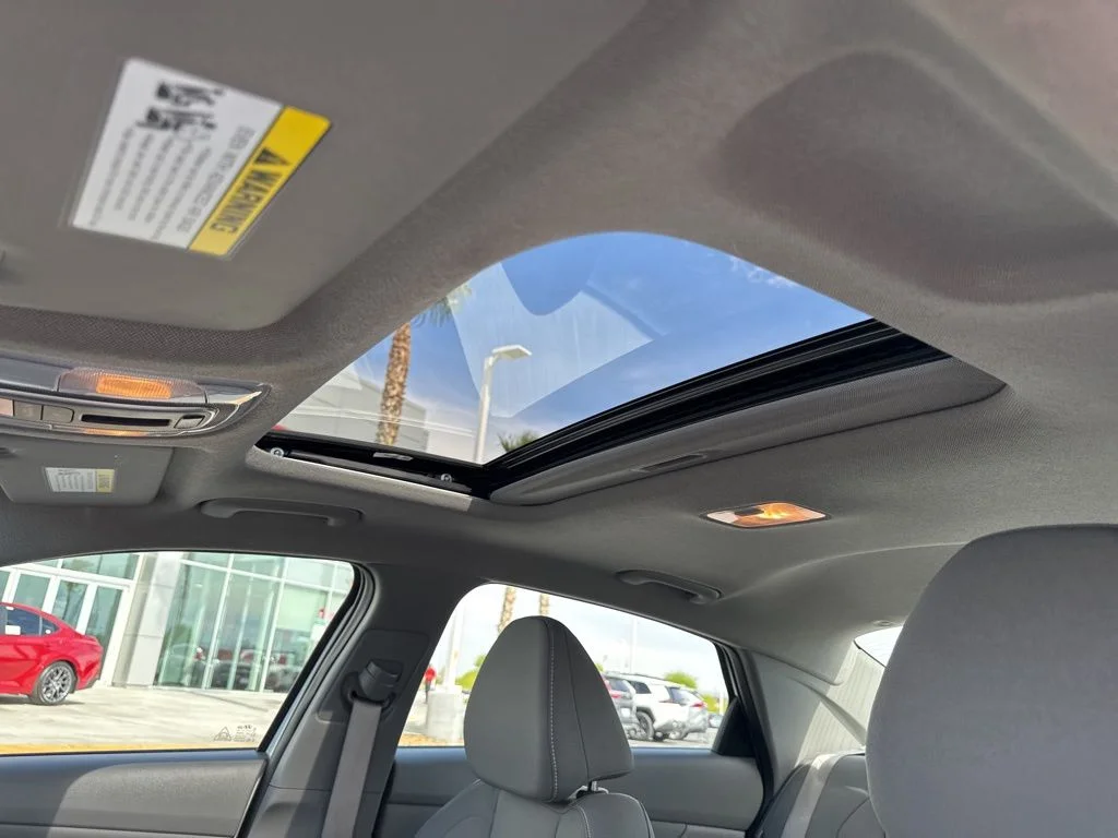 2025 Hyundai Elantra SEL - Photo 15