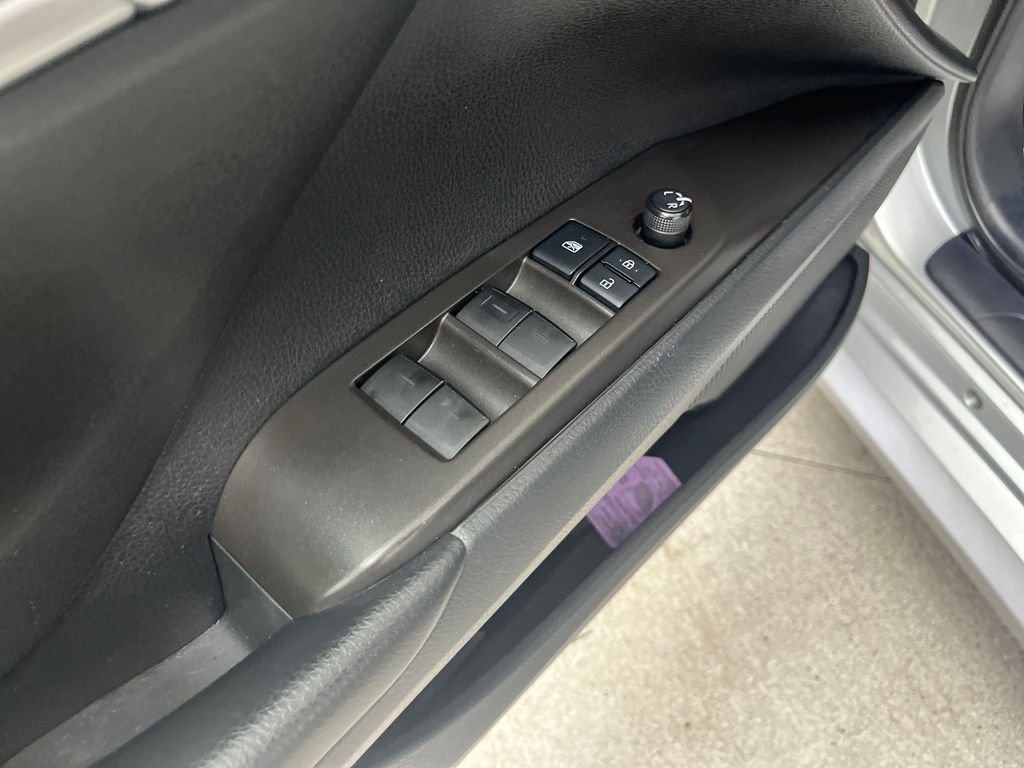 Used 2022 Silver Toyota LE image 10