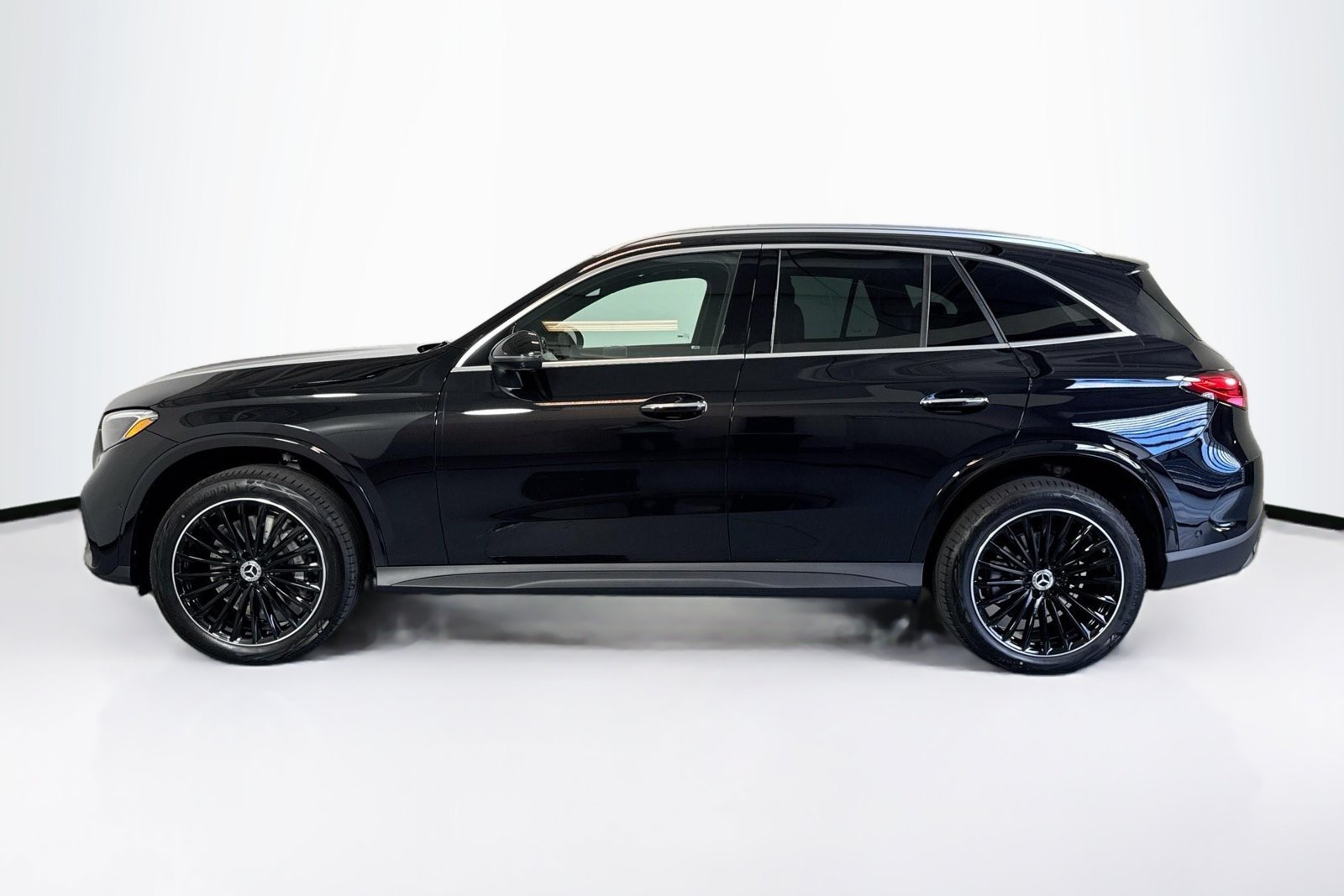 New 2026 Obsidian Black Metallic Mercedes-Benz GLC 300 image 8