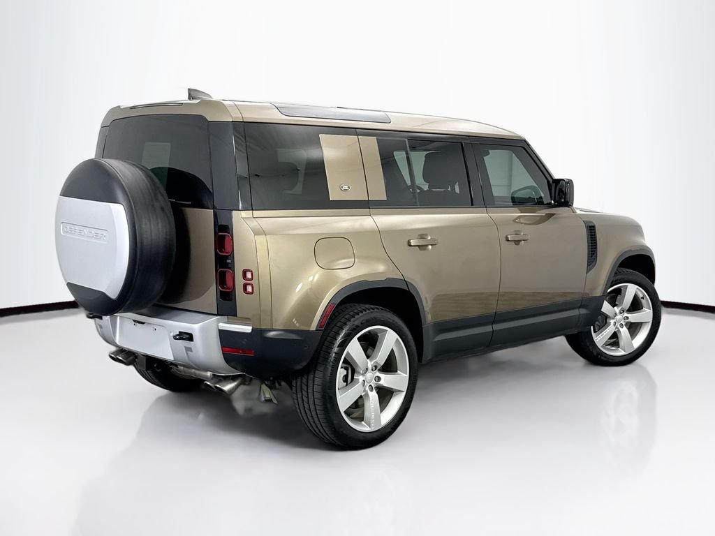 Certified Used 2024 Gondwana Stone Metallic Land Rover SE image 5