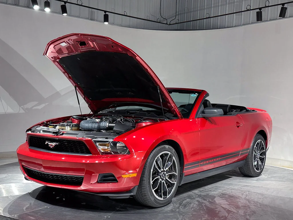 Used 2010 Red Ford V6 image 26