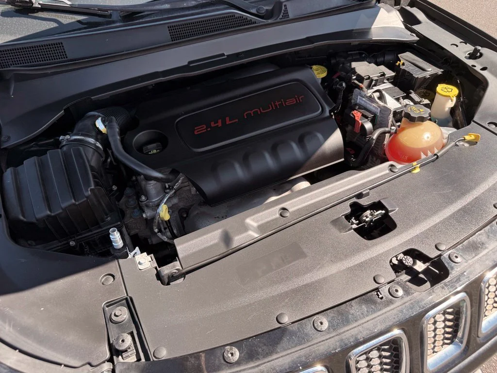 Used 2018 Diamond Black Jeep Latitude image 13