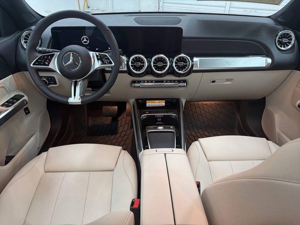 Used 2026 Black Mercedes-Benz GLB 250 image 21