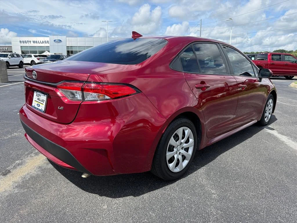 Used 2022 Red Toyota LE image 4