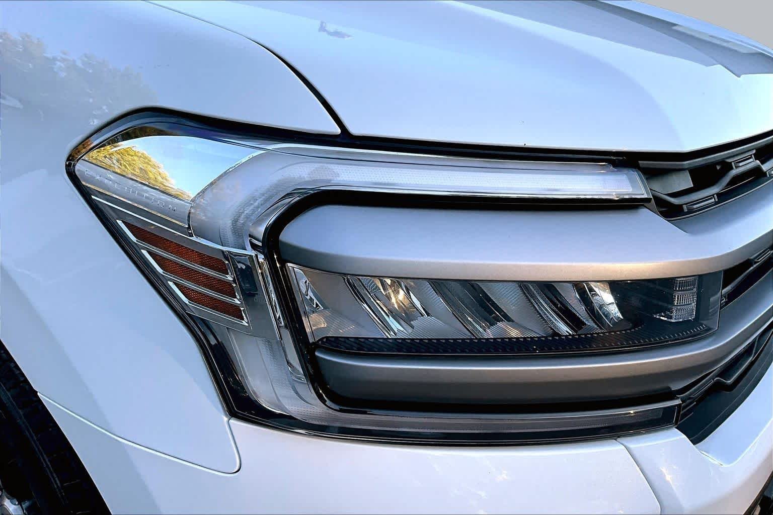 Used 2024 Star White Metallic Tri-Coat Ford XLT image 26