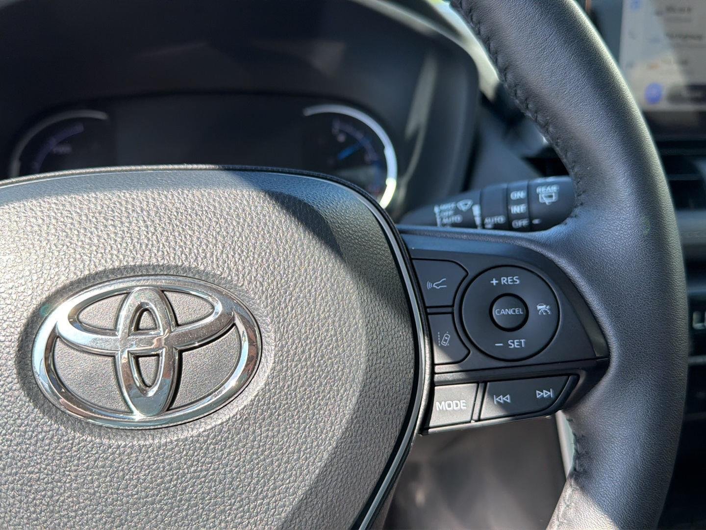 Used 2023 Silver Sky Metallic Toyota Hybrid XLE image 22