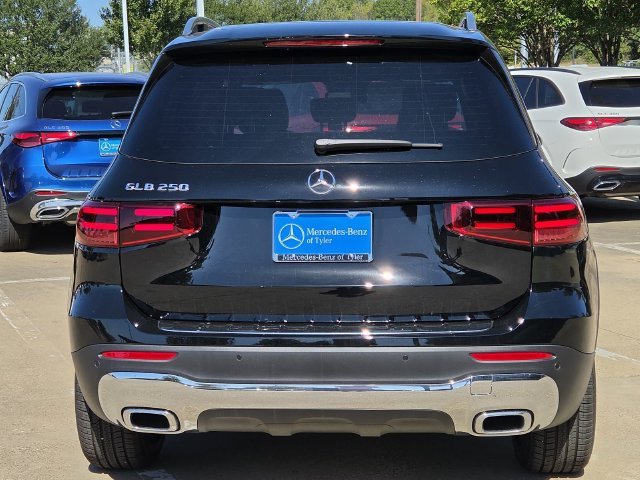 New 2026 Night Black Mercedes-Benz GLB 250 image 5