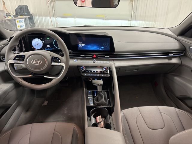 2025 Hyundai Elantra SEL - Photo 8