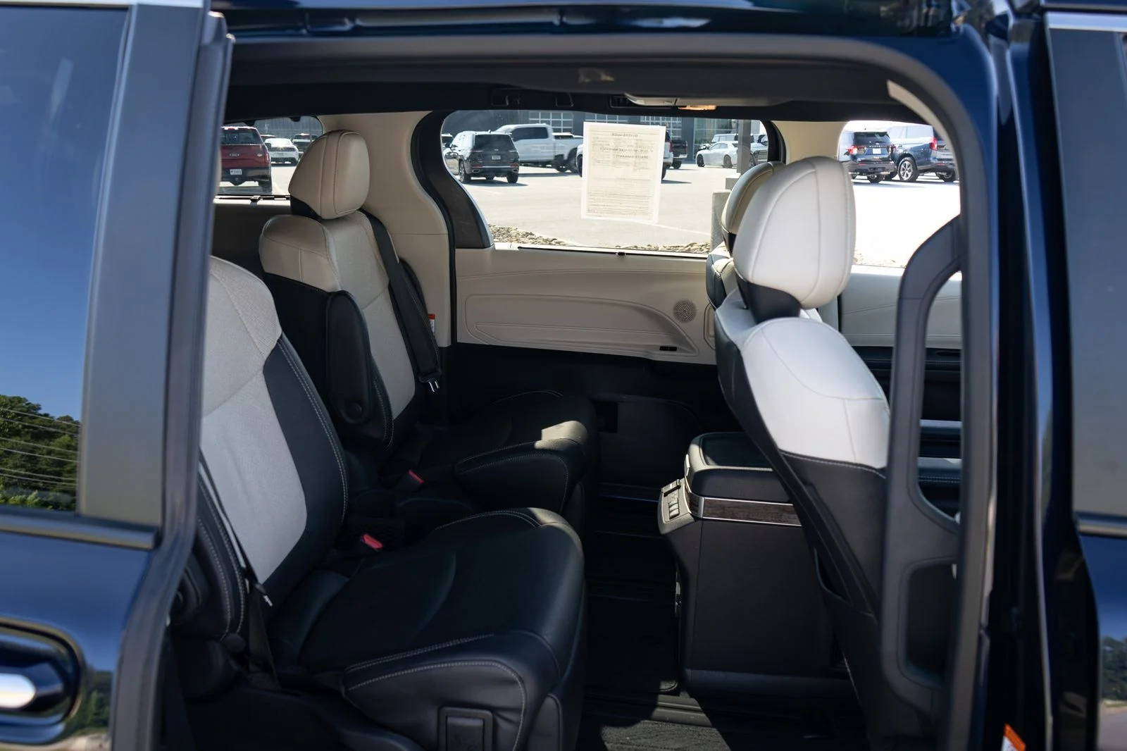 Used 2025  Toyota Platinum image 21
