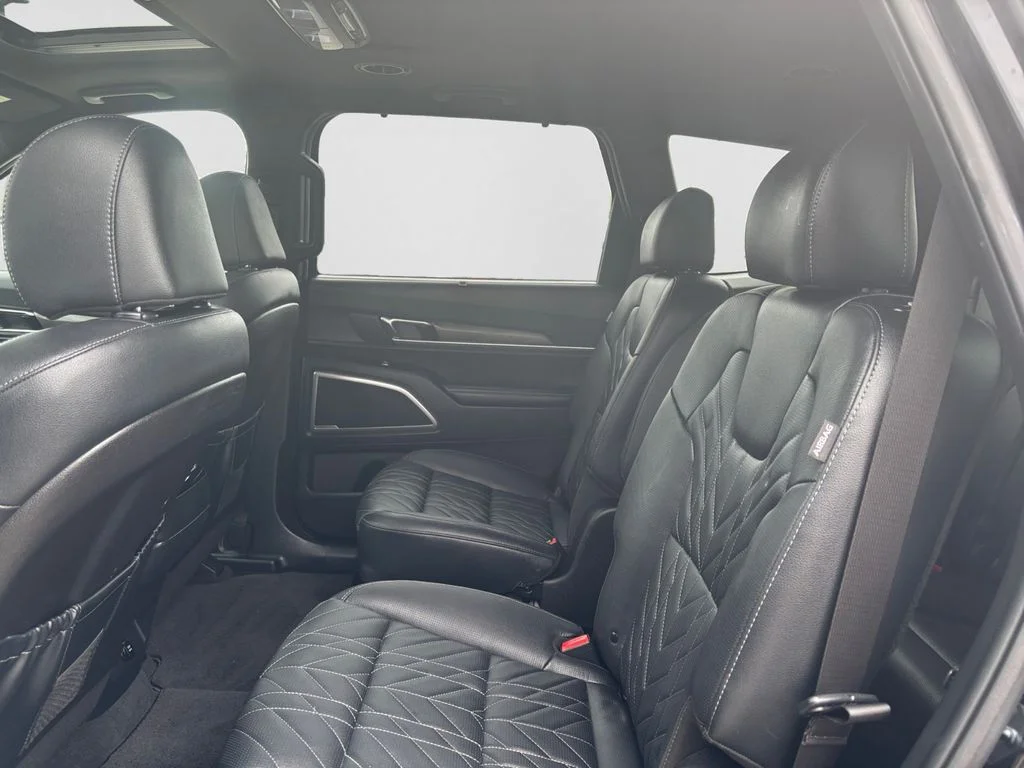 Used 2024 Black Kia EX X-Line image 13