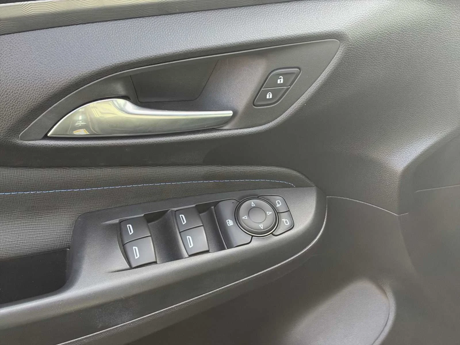 2025 Buick Envista Sport Touring - Photo 21