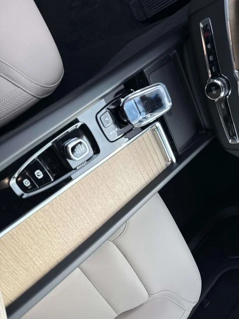 New 2026 Vapour Grey Volvo Plus image 28