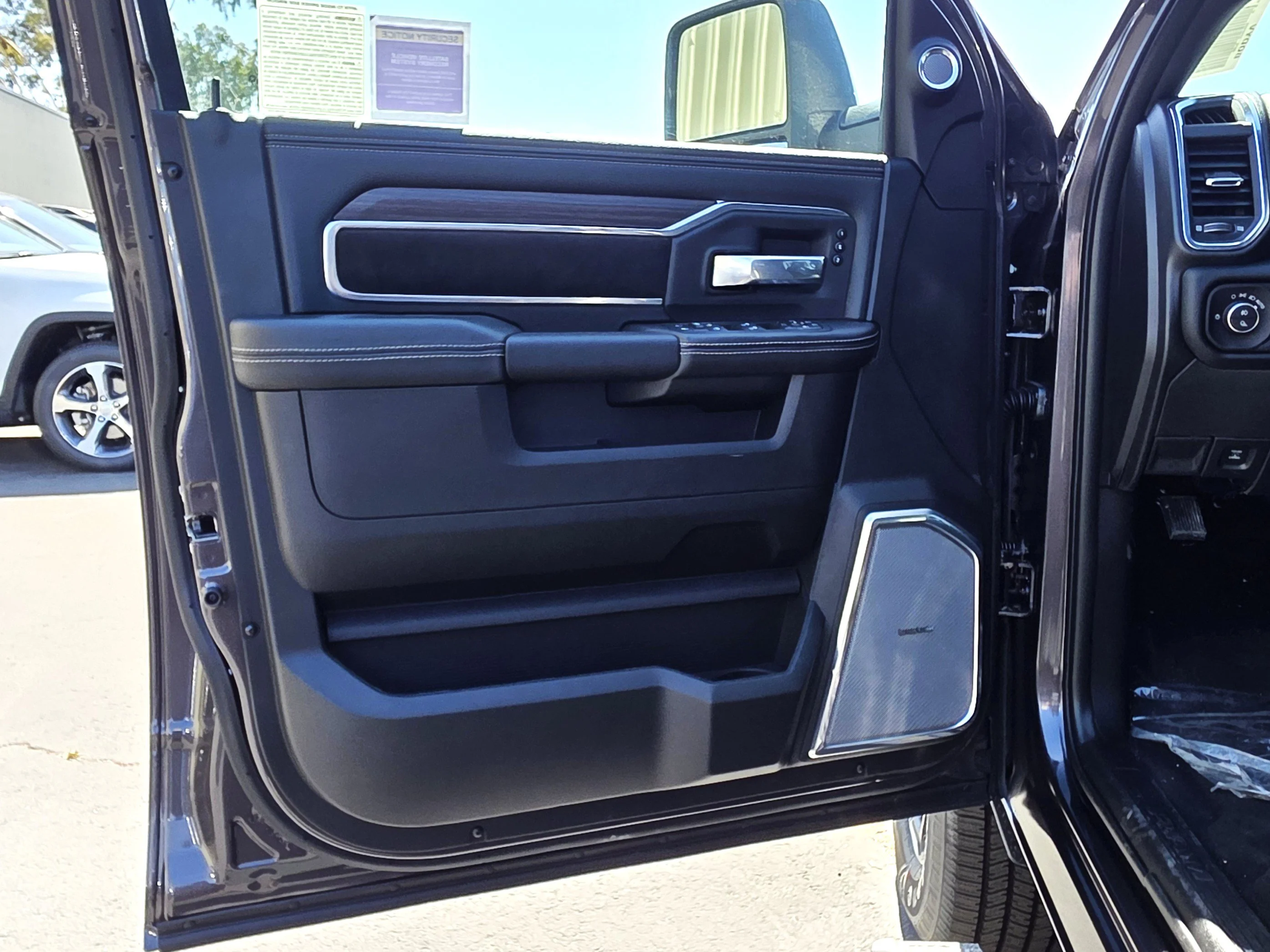 New 2026 Granite Crystal Metallic Clearcoat RAM Laramie image 7