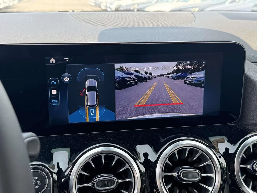 New 2026 White Mercedes-Benz GLA 250 image 27