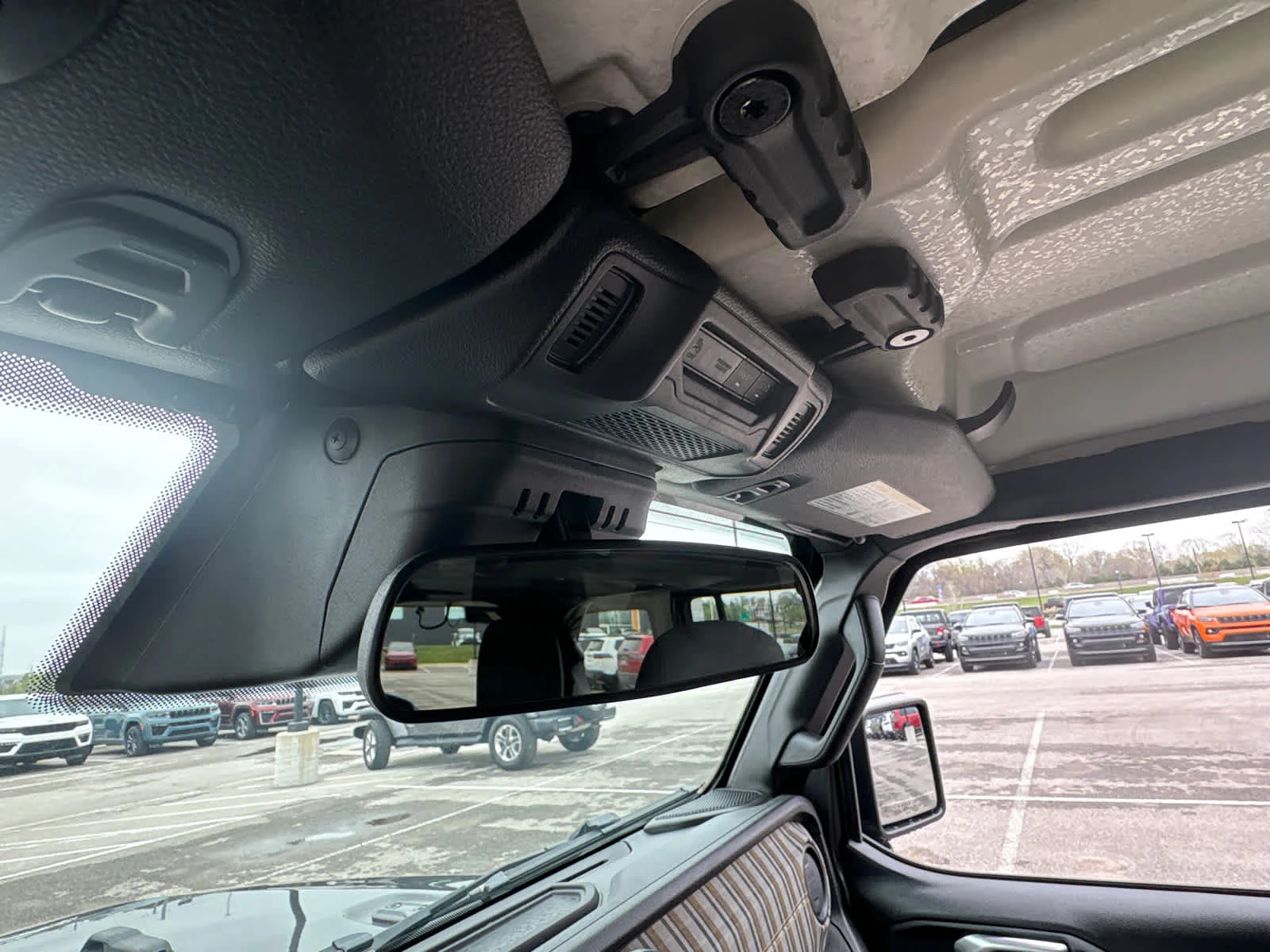 New 2026 Granite Crystal Metallic Clearcoat Jeep 85th Anniversary image 29