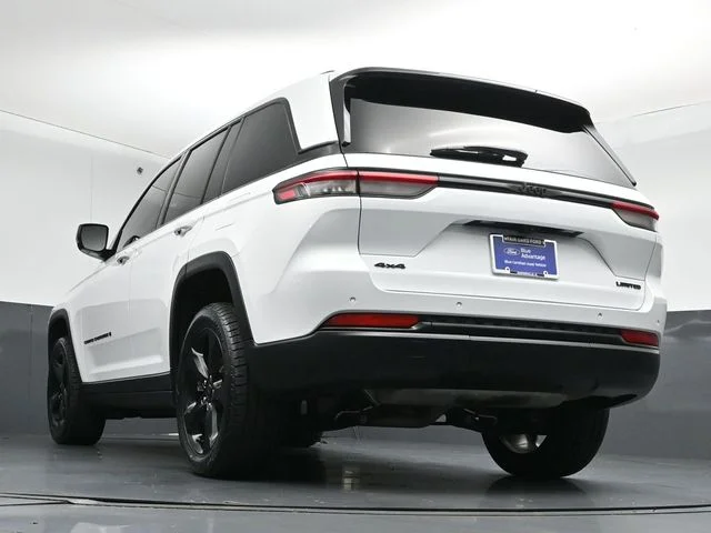 Used 2023 White Jeep Limited image 41