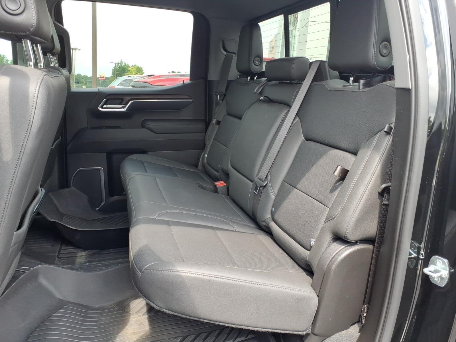 Used 2023 Onyx Black GMC SLT image 18