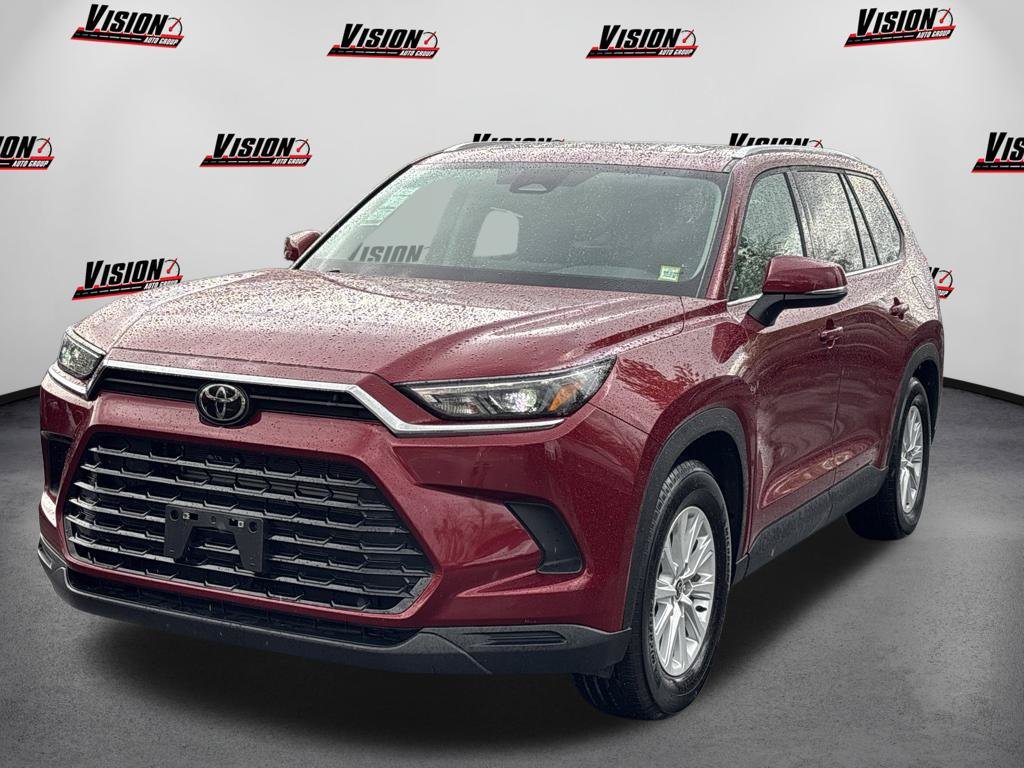 Used 2025  Toyota XLE image 1