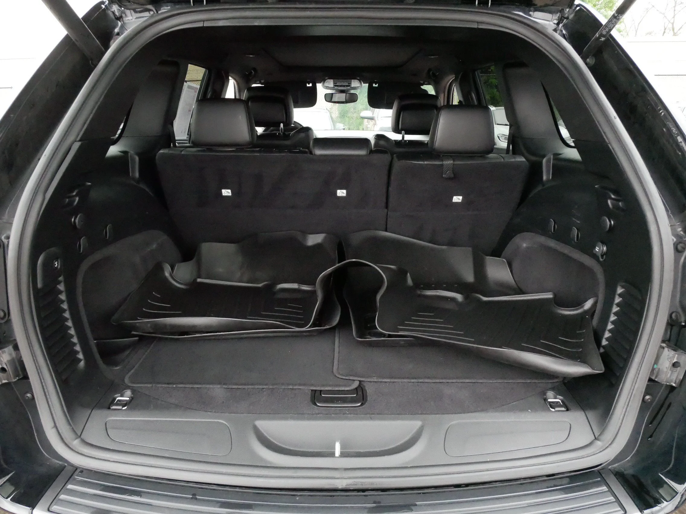 Used 2020 Diamond Black Crystal Pearlcoat Jeep Limited X image 18