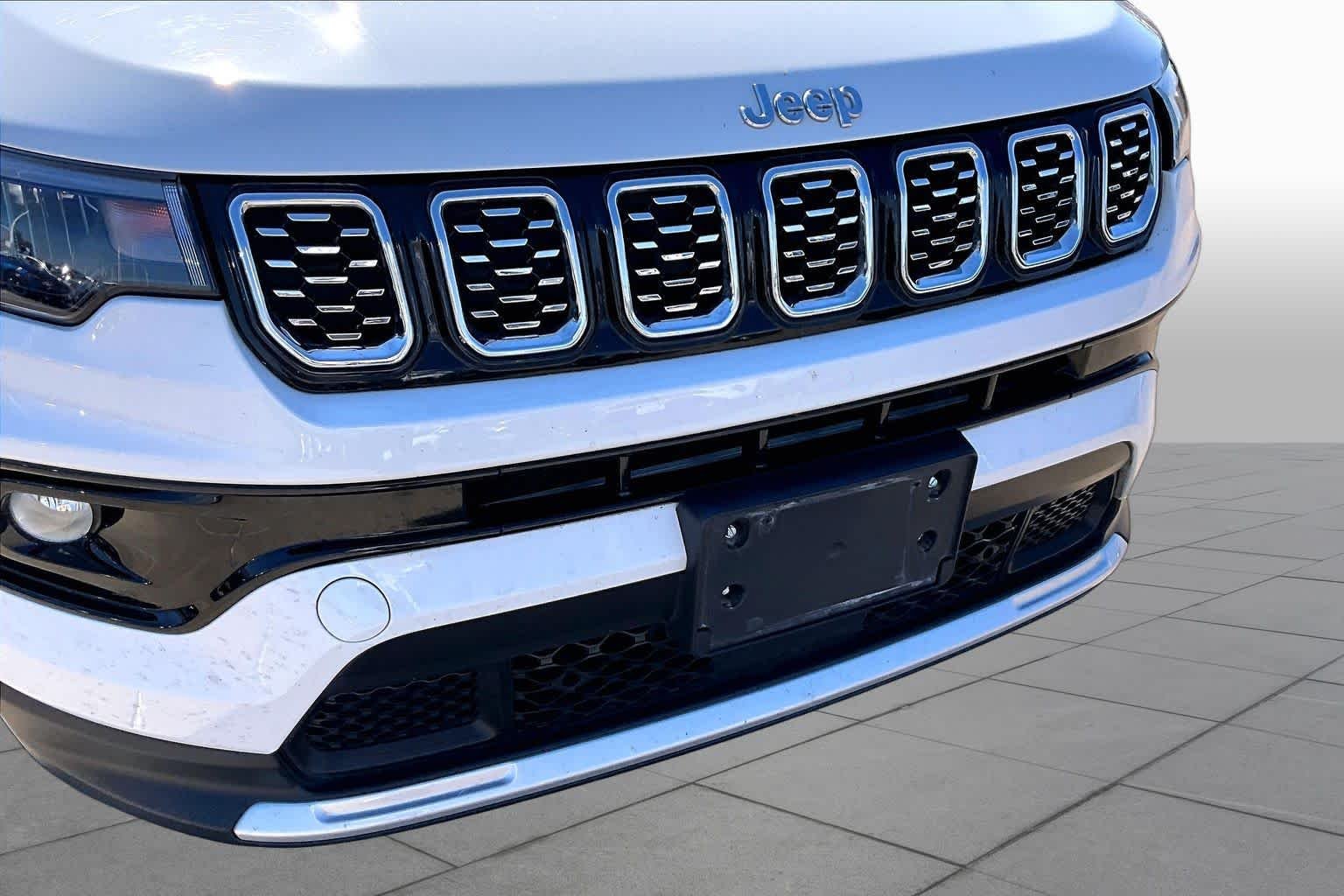 Used 2025 Bright White Clearcoat Jeep Limited image 29