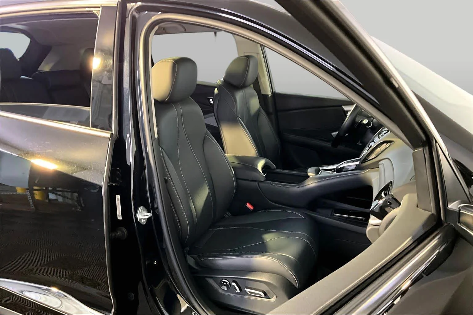 Certified Used 2023 Majestic Black Pearl Acura With Technology Package image 8