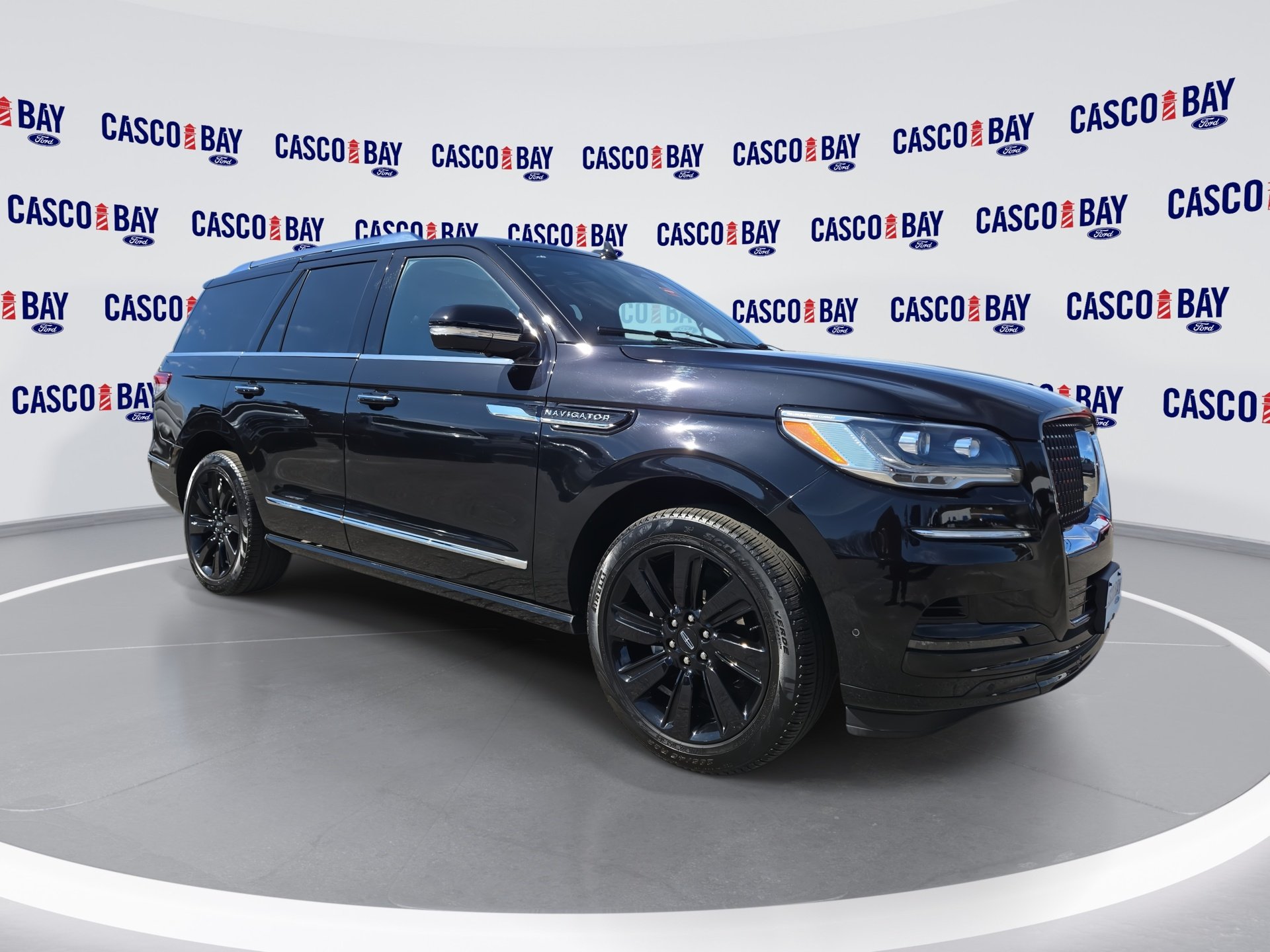 Black 2023 Lincoln Navigator Reserve 4WD SUV / Crossover Four-Wheel Drive Automatic