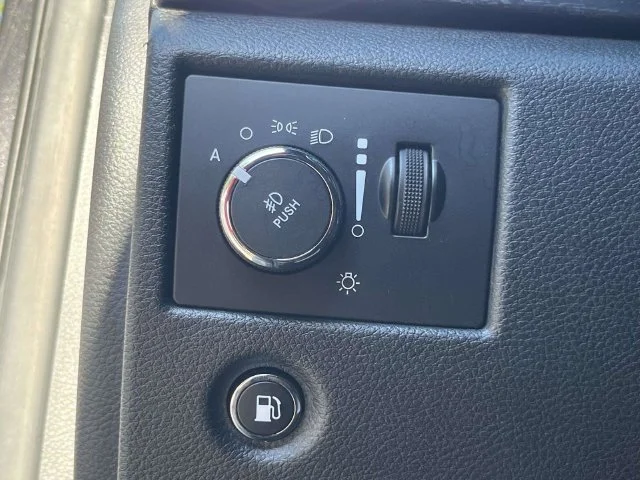 Used 2014 Granite Crystal Clearcoat Metallic Jeep Laredo image 30