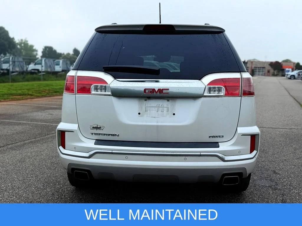 Used 2017 WHITE FROST TRICOAT GMC Denali image 5