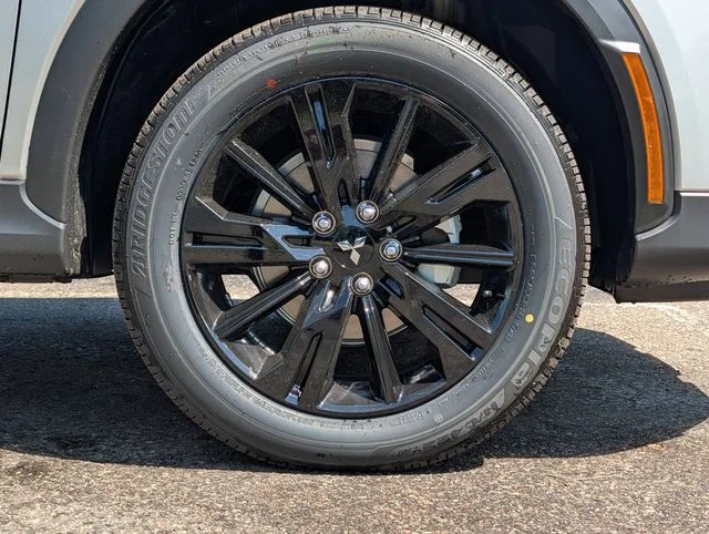 New 2026 Alloy Silver Metallic Mitsubishi LE image 3