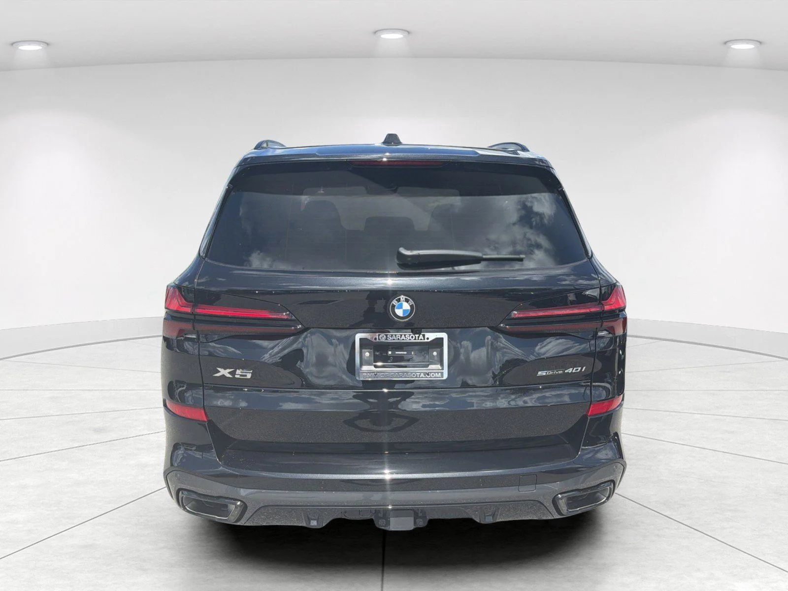 New 2026 Black Sapphire Metallic BMW sDrive40i image 4