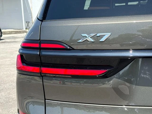 New 2027 Manhattan Green Metallic BMW xDrive40i image 10