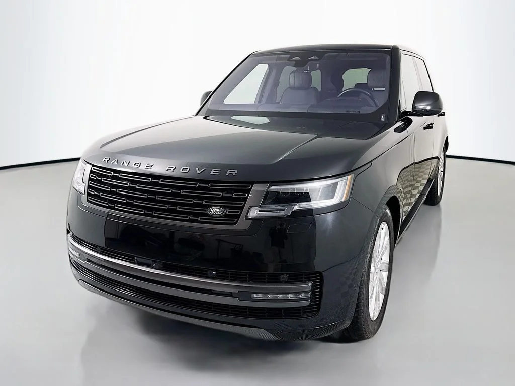 2023 Land Rover Range Rover 3.0 SE SWB's photo